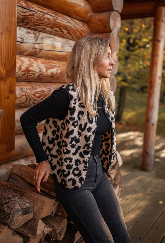 ASTRID™ | Den leopardmönstrade stickade västen